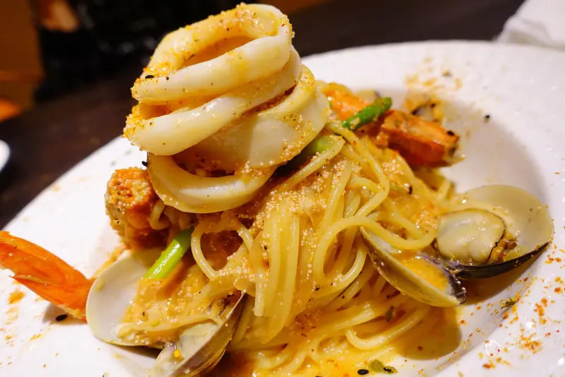 【中山義式】義磚義瓦 Wapasta 中山店，高CP值義式料理！人氣響叮噹，不訂位吃不到哦～捷運中山站/中山站美食推薦