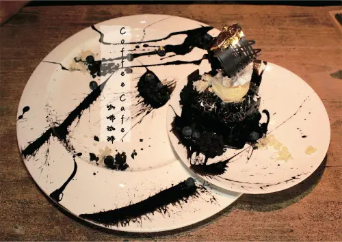 吃。台南｜中西區。早午餐/全日套餐。視覺衝擊奢華的甜點「Coffee Cafe  咖啡珈琲」。