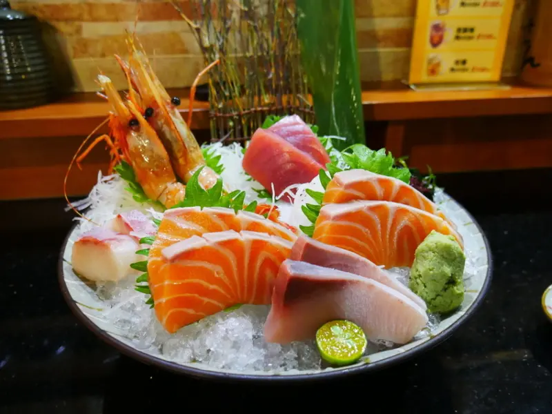 【Angelas日嚐】高CP值精緻日本料理，和牛鴨肝握壽司與比目魚側邊握壽司的經典組合，大口吃鮮甜肥嫩刺身，超厚牛舌，捷運大坪林站，新店日式居酒屋【燦爛和食】