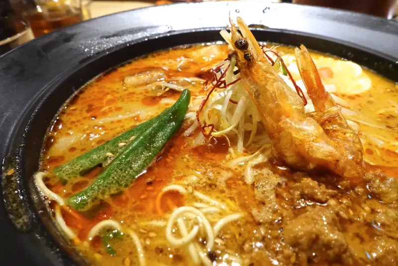 『魔王食記』台北中正 樂麵屋站前店 第七家分店終於開幕囉  站前限定 厚豚煮干醬油拉麵 只有這裡有 別間吃不到的美味『文末有詳細店家資料』