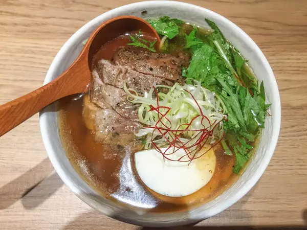 樂麵屋 - 厚豚煮干醬油拉麵真的不錯吃