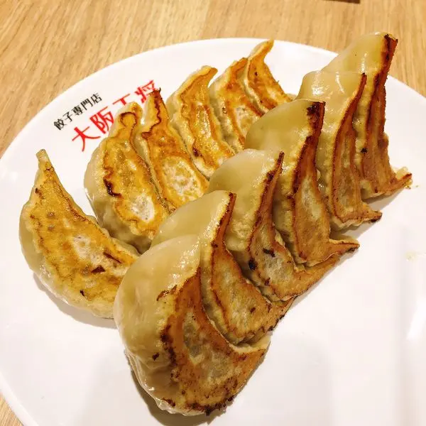 [台北信義美食] 大阪王將台灣分店 薄脆Q彈燒餃子 麻婆豆腐蛋包飯 日本連鎖名店 信義新光三越A11