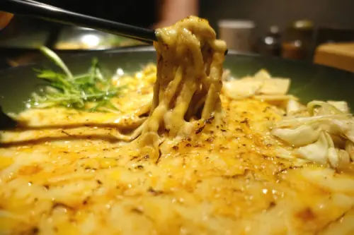 妙計三寶牛肉麵‧起司重度愛好者天堂~前所未見的濃厚系肥牛刀削麵、拉麵任君挑選!!!