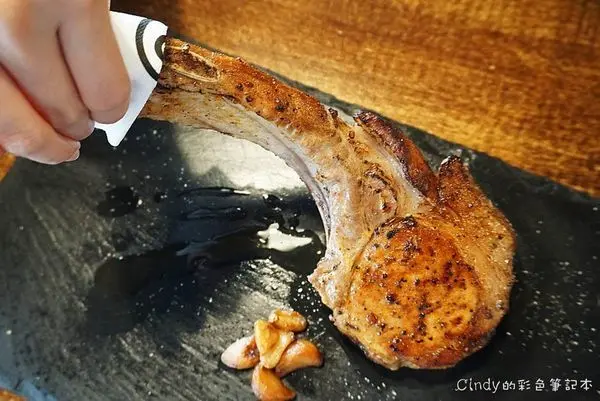 台北內湖【SOP by Mastro】牛排料理專門家~朋友聚餐的好地方!! 只要點選主餐~17種配菜/飲料/甜點任點哦!!