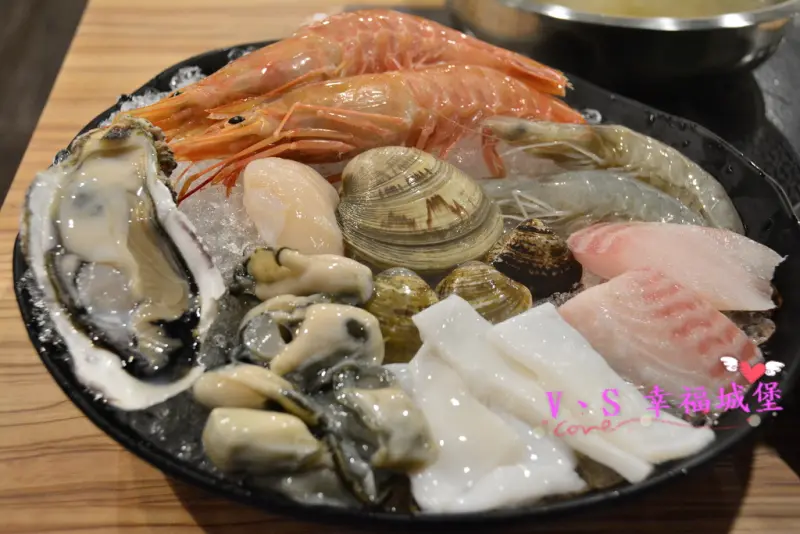 【火鍋。板橋】品川精緻鍋物 - 健康涮涮鍋，健康養生南瓜牛奶湯底必點，海鮮拼盤更是不能錯過
