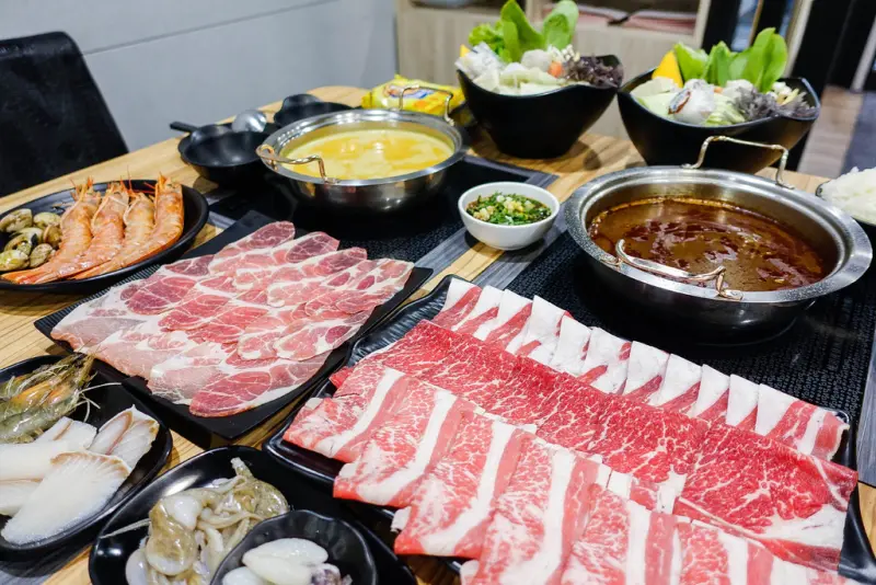 『魔王食記』新北板橋 天涼了 來份南瓜鍋暖暖胃 品川精緻鍋物 板橋火鍋推薦 肉食族的天堂「內文有店家資訊』