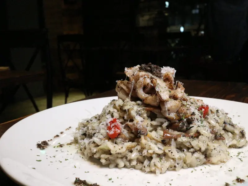 (忠孝復興站)Waiting Bistro-等等小酒館,東區餐酒館,朋友聚餐,情侶約會的好地點.每一道餐點都讓人讚賞