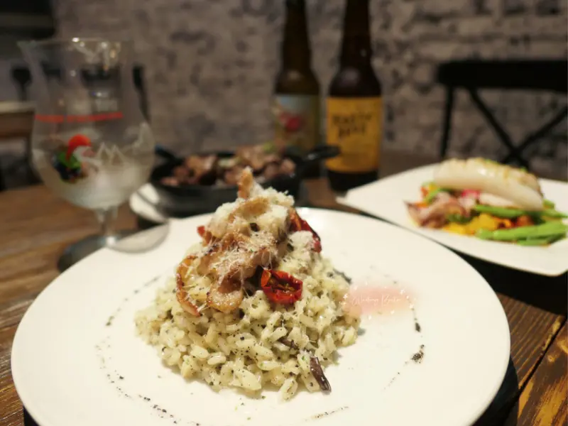 台北大安—Waiting Bistro｜美酒佳餚的美好期盼 與公園作伴的東區餐酒館｜市民大道、微風廣場、東區、忠孝復興