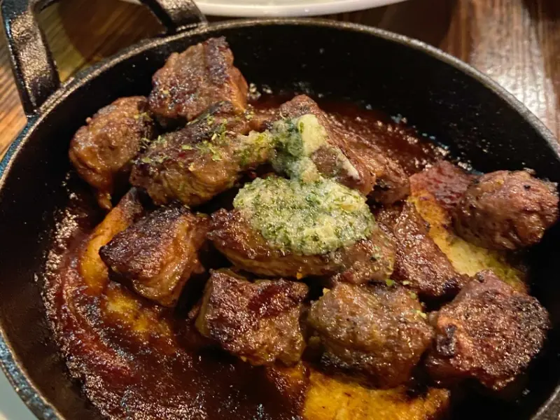 台北東區餐酒館｜Waiting Bistro等等小酒館。各國精釀啤酒聚會小酌的好選擇。忠孝復興站東區美食