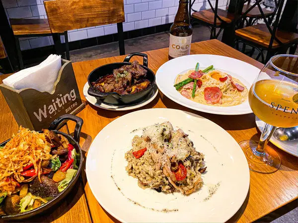 (台北忠孝復興站)Waiting bistro 台北大安東區餐酒館推薦 異國美食美酒 多汁牛肋小山丘 燉飯義大利麵香氣足夠層次豐富 氣氛佳美食美酒好選擇