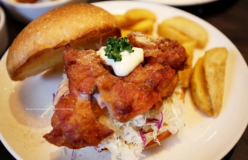 【台中西區】田樂公正小巷店 for Farm Burger - 超隱密田樂一店新址.空間好拍設計巧妙.核果麵包和藤吉串燒旁.近北平烤鴨