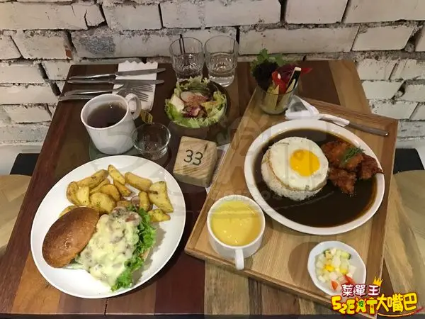 台中西區美味早午餐》田樂公正小巷店菜單價位大公開！隱身巷弄的老屋改建私所，非吃不可的手做日式漢堡～台中美村路必吃美食小吃餐廳推薦。