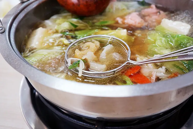 【台中大里】台南溫體牛涮涮鍋牛肉湯牛雜湯-假日中午才有營業.環境乾淨.食材冰箱自取.台富五金食品大賣場旁.近大里國際觀光夜市