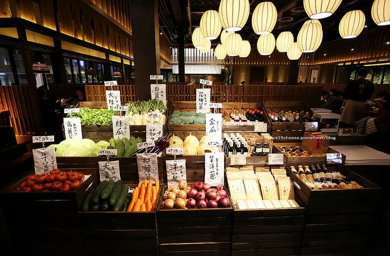 【台中南屯】拾七石頭火鍋-輕井澤二代店.石頭火鍋.壽喜燒.四川麻辣.和風鍋.商業午餐.消夜場.裝潢日式大器.黎明黃昏市場和台中花市旁