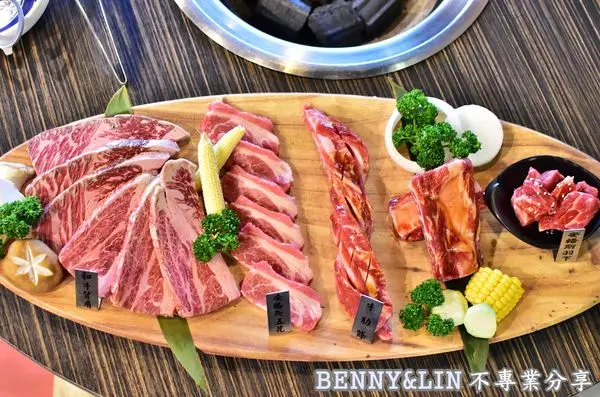 [台中北屯區美食]韓式料理與和牛燒肉的美味饗宴，讓人盡情享受超狂男子漢套餐! -- 龍八燒肉黑毛和牛專賣(台中美食、台中燒肉店、台中黑毛和牛專賣、台中韓式料理)