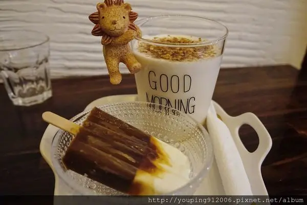 台北松山區｜1/2 CAFÉ 超酷的雪糕拿鐵，配上起司地瓜超級搭(附菜單)！