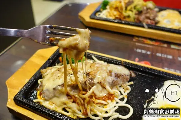 【台北牛排】【北捷中山國中站】將軍碳烤牛排館-牛排吃原肉最好，招牌滷牛筋又濃又香．牛排/甜點/寵物友善/沙拉吧/呂依蓉/捷運中山國中站