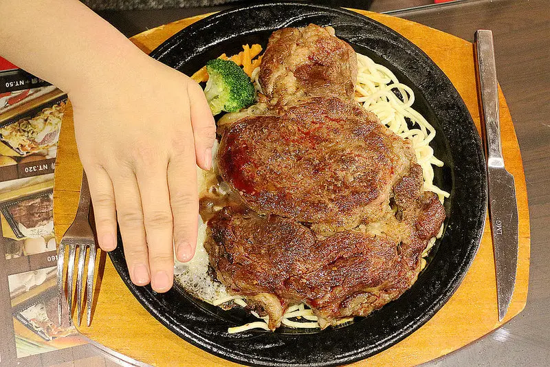【羽諾食記】將軍碳烤牛排館❤比手大N倍的20 oz牛排❤台北中山區美食
