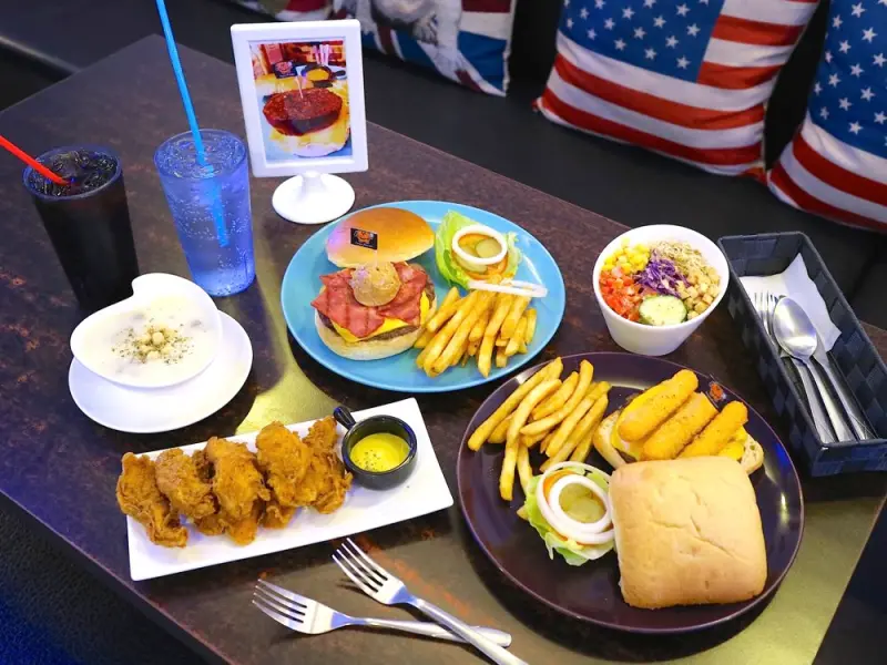 AngryBurger美式餐廳：開到宵夜場的美式漢堡店，深夜吃飽的好選擇！ - 進食的巨鼠