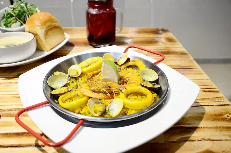 【新北。豚】M&M Burger，不限時的手打漢堡與燉飯，都在樹林火車站旁的小餐館