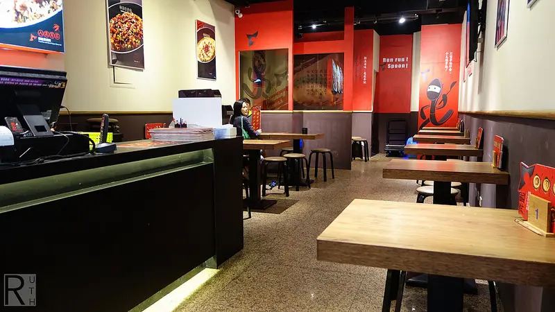 【鍋物 石鍋飯】永和樂華夜市/一次多國料理享受/頂溪捷運站/石鍋炒飯