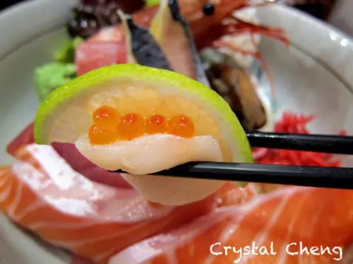 【台中美食推薦】稻鮨 板前吞食 好小店面 開到半夜 誤打誤撞吃到的新鮮豪氣海鮮丼飯!(日本料理 逢甲夜市 宵夜)