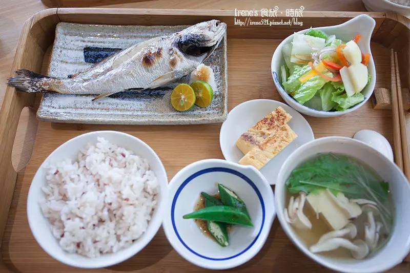 【宜蘭礁溪】日式文青咖啡館中的鮮魚和風定食．里海cafe