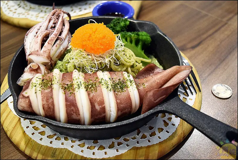 台中特色餐廳。駐店占卜師、創意餐點、各式桌遊，學生推薦好吃好玩好嗨的聚會餐廳。萊克瑞思@sunny吃喝遊樂