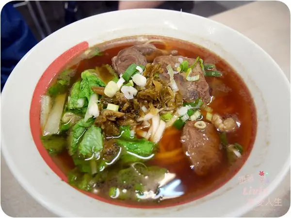 美食。餐廳│ 桃園中壢市 新中牛肉麵 滷味 料多實在 牛肉麵湯頭難忘懷 平價牛肉麵 ❤跟著Livia享受人生❤