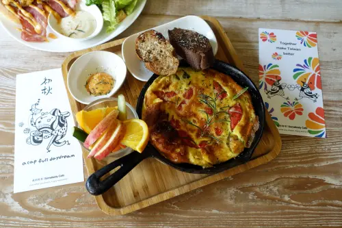 西門町可愛餐廳-貳拾陸巷somebody cafe，西門町文青咖啡店，有插畫家創意商品、好吃早午餐、藝文活動的西門町cafe推薦