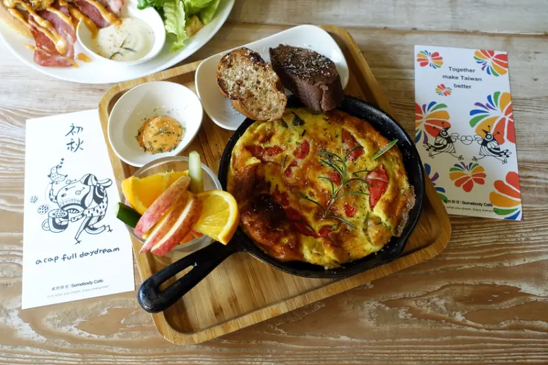 西門町可愛餐廳-貳拾陸巷somebody cafe，西門町文青咖啡店，有插畫家創意商品、好吃早午餐、藝文活動的西門町cafe推薦