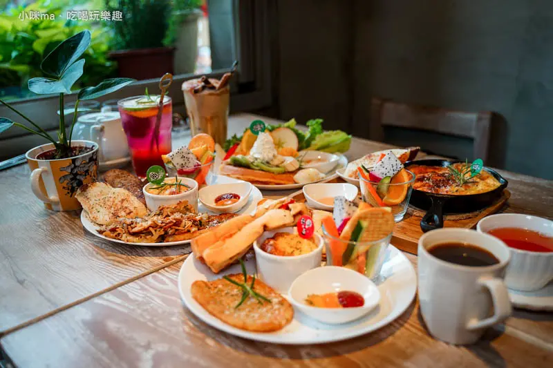 貳拾陸巷 somebody cafe ▏藝文插畫裝飾 隱身西門町的森林系小餐館。多樣美味早午餐 / 展覽活動 / 聚會包場 / 烘焙教室。捷運西門站