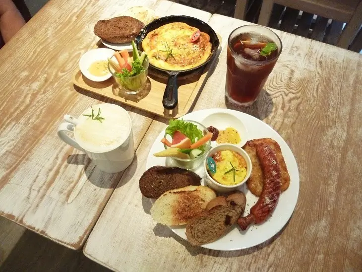 走入插畫家的文創空間,享受輕快簡約的早午餐-『體驗券』、『貳拾陸巷 Somebody Cafe』体驗心得