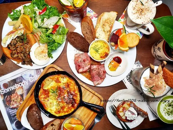 【西門早午餐】貳拾陸巷 Somebody CAFE #早午餐 #烘蛋 #鬆餅 #下午茶 #咖啡 #插畫