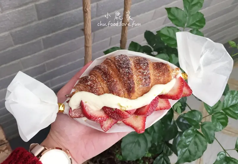 || 台南甜食，小鹿家 || 不可不ㄘ！低調的甜點工作室，藏著不預訂可吃不到的季節限定草莓可頌啊。