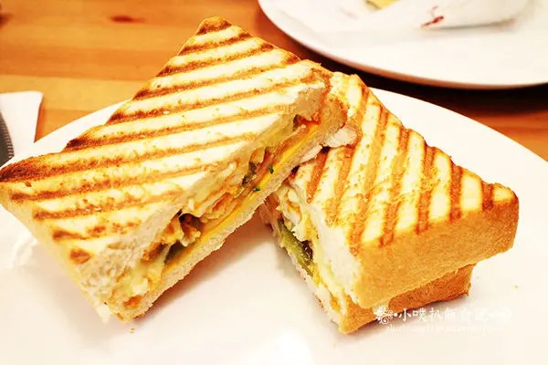 【石牌美食】『車庫吐司-石牌店』~CP值破錶/平價美式早午餐