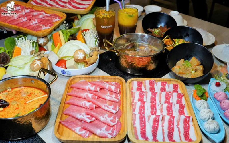 超狂打卡50元肉盤歡樂吃、強勢推出港式剝皮辣椒雞鍋、個人經濟套餐|春囍打邊爐 - 跟著尼力吃喝玩樂＆親子生活