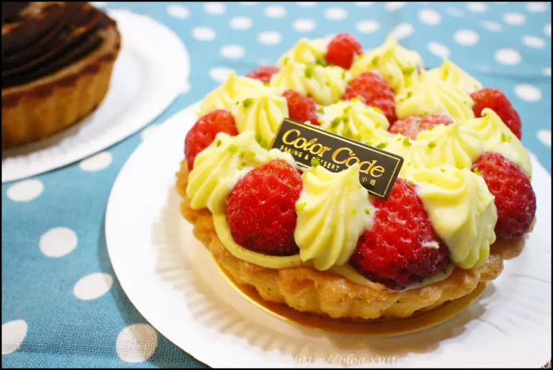 [ 市府站美食 ] Color Code凱莉小姐～四入甜點party組、黑絲綢蛋糕，舒服好入口的美味甜點