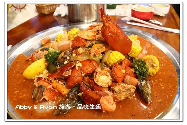 【新竹美食/南寮漁港】老漁港新海鮮餐廳~美式水桶海鮮組合/大水桶海鮮．波士頓龍蝦大水桶套餐/用手抓海鮮吃超特別！〈文末抽獎：沙蝦小水桶組合套餐(2-3人) X 5份〉