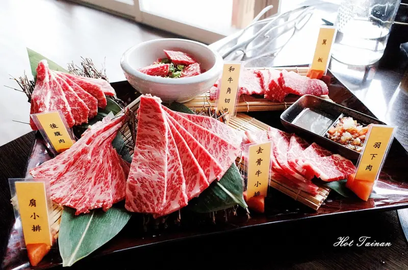 【台南新營區】碳味亭和牛炭火燒肉：PRIME頂級和牛料理饗宴，牛小排入口即化的美味在嘴裡噴發啦!