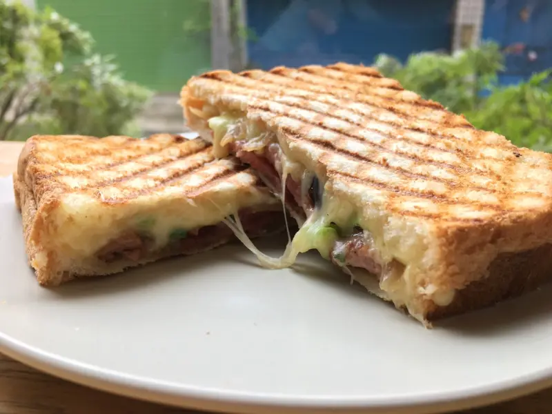 [早午餐] 台南。東區 Lure Late Late Breakfast 鹿耳晚晚早餐