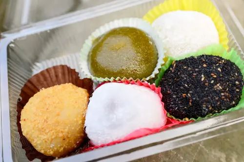 【美食】新北市。石碇區《阿嬤麻糬》特色純手工麻糬 石碇東街 不見天老街 人氣伴手禮