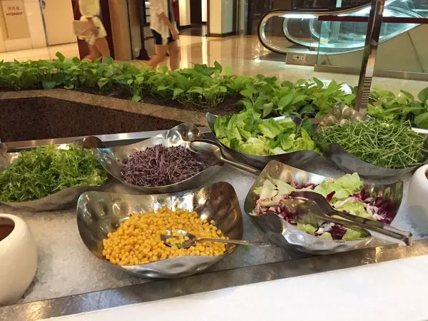 【餐廳】台北福華飯店 彩虹座 自助午餐 ~ 餐點在精不在多！