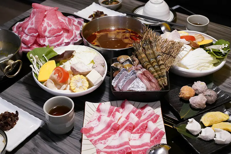 【天母火鍋】潘教授鍋物‧│大草蝦海陸套餐│士林火鍋