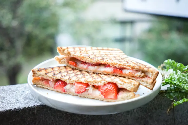 『魔王在吃 光一咖啡』台北中山區 三層老公寓裡的秘密咖啡甜點店 環境粉棒餐點普普不是我的菜『內文有店家資訊』