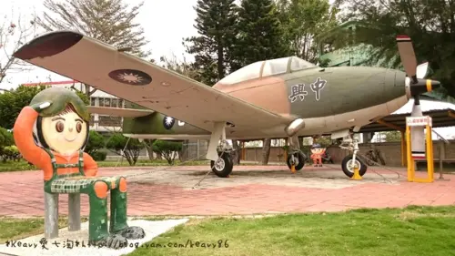 ★高雄岡山★【兆湘國小】造飛機x2來到青草地，乘著夢想起飛囉～