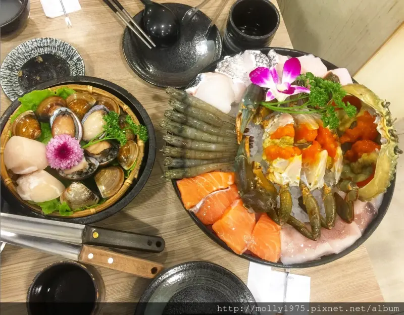 【台北信義】十二籃 粥火鍋 香辣蟹 瓦罐煲粥-逸仙店/天冷食粥暖胃驅寒/幸福好滋味令人難以忘懷！