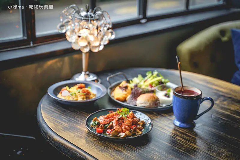 ombré ▏古董家具mix出獨特的老味道。海膽嫩煎干貝燉飯 一次吃到三種鮮甜海味。大安區餐酒館推薦、大安區義式料理推薦。捷運大安站