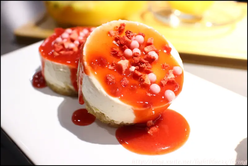 [ 小巨蛋站美食 ] CU cafe～近來很熱門的聚餐新地點，招牌必點草莓起司蛋糕