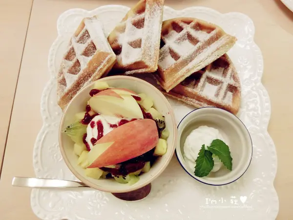 Hot Vegetable 哈蔬菜。近台中科博館!蔬食料理也可以這麼好吃!200元左右價格!義大利麵│早午餐輕食│披薩│鬆餅下午茶甜點!